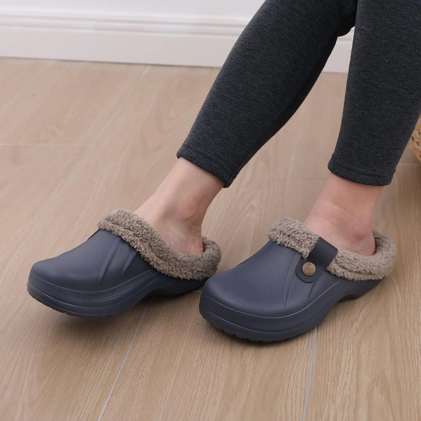 Beslip Classic Fur Lined Clogs Waterproof Winter Fuzzy Slippers for Women Men Indoor and Outdoor 11-11.5 Women/9.5-10 Men Grey